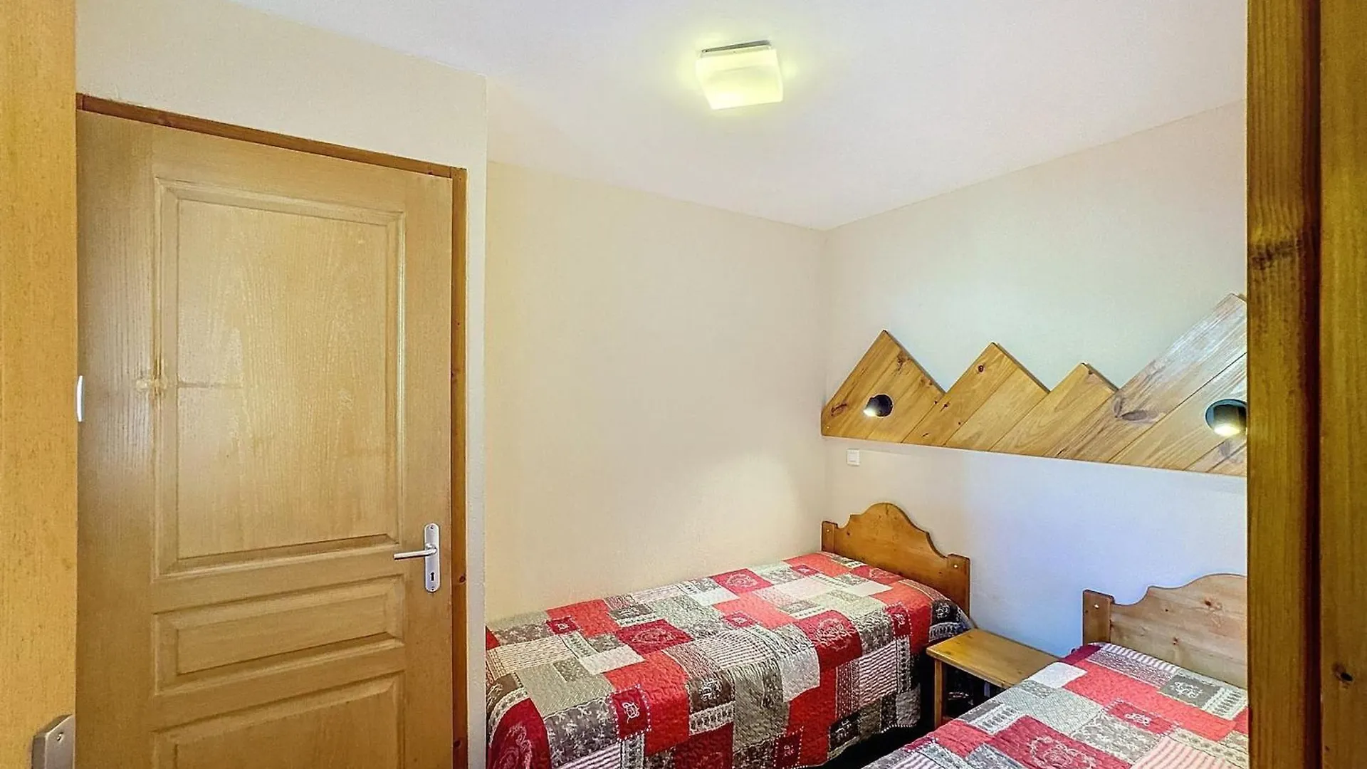 Apartment Appartement 3 Pieces, 40M², Balcon Sud, Skis Aux Pieds, 6 Pers. Confort Alpine Inoubliable - Fr-1-178-382 Les Bruyeres