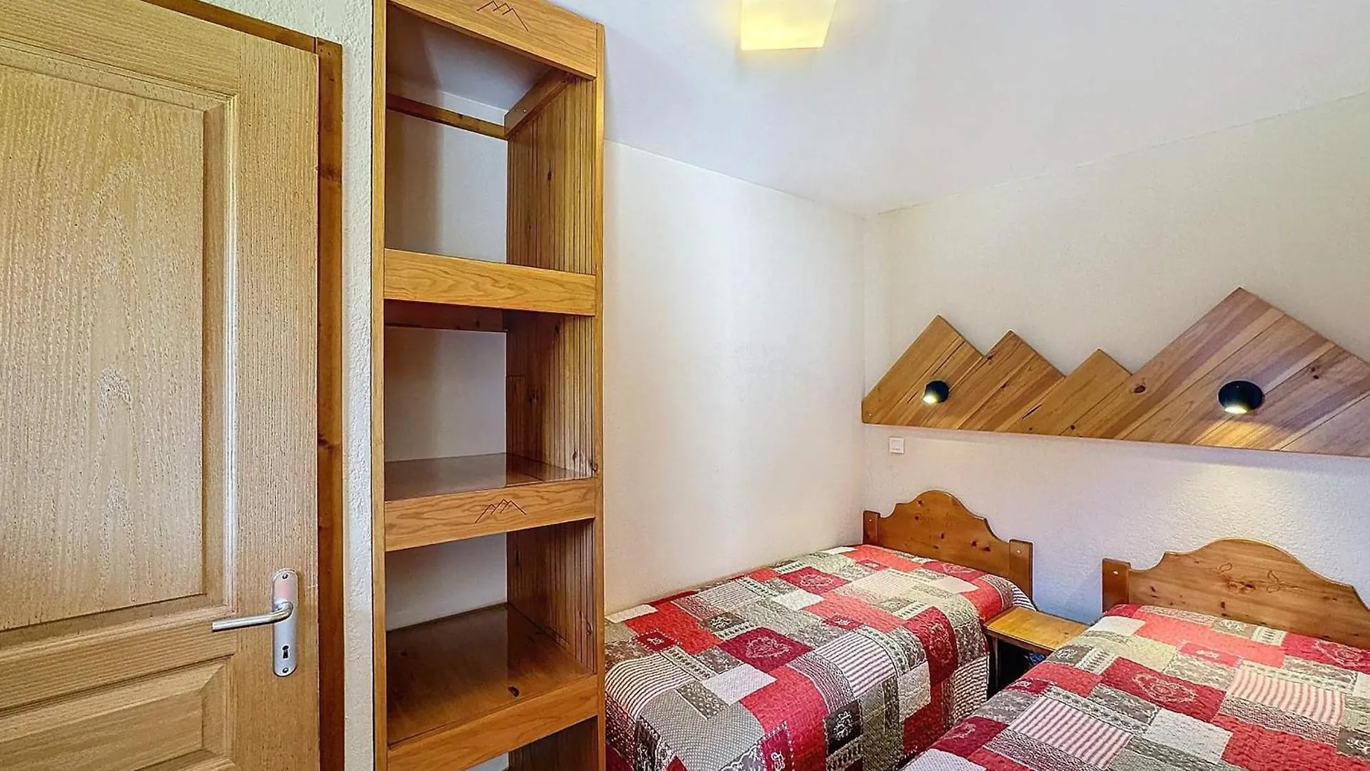 Appartement 3 Pieces, 40M², Balcon Sud, Skis Aux Pieds, 6 Pers. Confort Alpine Inoubliable - Fr-1-178-382 Les Bruyeres 0*,  France
